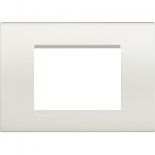 Bticino Livinglight Abdeckrahmen 3 Module weiß LNA4803BI Bticino Livinglight Abdeckrahmen 3 Module weiß LNA4803BI