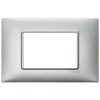 Vimar Plana Abdeckrahmen 3 Module Farbe Metallic Silber 14653.71 Vimar Plana Abdeckrahmen 3 Module Farbe Metallic Silber 14653.71