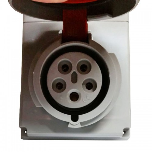 Steckdose mit Verriegelung Legrand Tempra 3P+N+E 3X32A+NT 400V IP55 057234 Steckdose mit Verriegelung Legrand Tempra 3P+N+E 3X32A+NT 400V IP55 057234