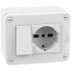 Bticino MatixGO Box 3 Module IP40 mit Schalter und Schuko-Steckdose weiß 28403W2 Bticino MatixGO Box 3 Module IP40 mit Schalter und Schuko-Steckdose weiß 28403W2