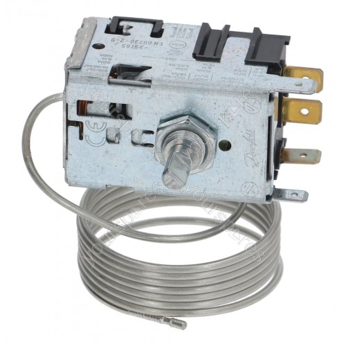 THERMOSTAT DANFOSS 077B0027, 3C, Kapillarrohr 1200mm, wärme +15,2/9 kälte +8/0,5°C halbmondförmige Achse 6x4,6 mm THERMOSTAT DANFOSS 077B0027, 3C, Kapillarrohr 1200mm, wärme +15,2/9 kälte +8/0,5°C halbmondförmige Achse 6x4,6 mm