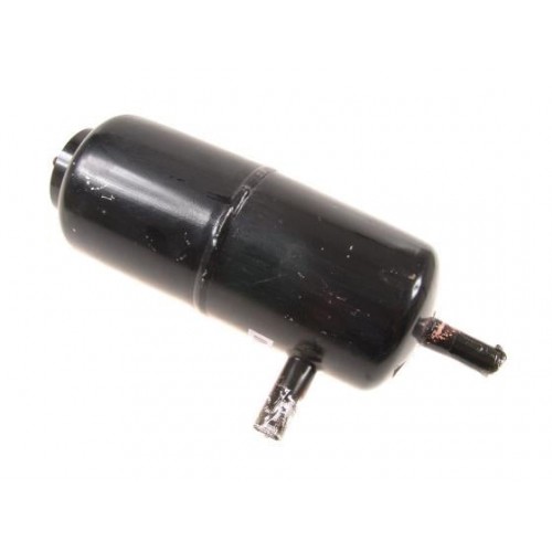 Kältemittelsammler schwarz 1.5 l, Eingang und Ausgang 16 mm ODS, Halterung M8 Kältemittelsammler schwarz 1.5 l, Eingang und Ausgang 16 mm ODS, Halterung M8